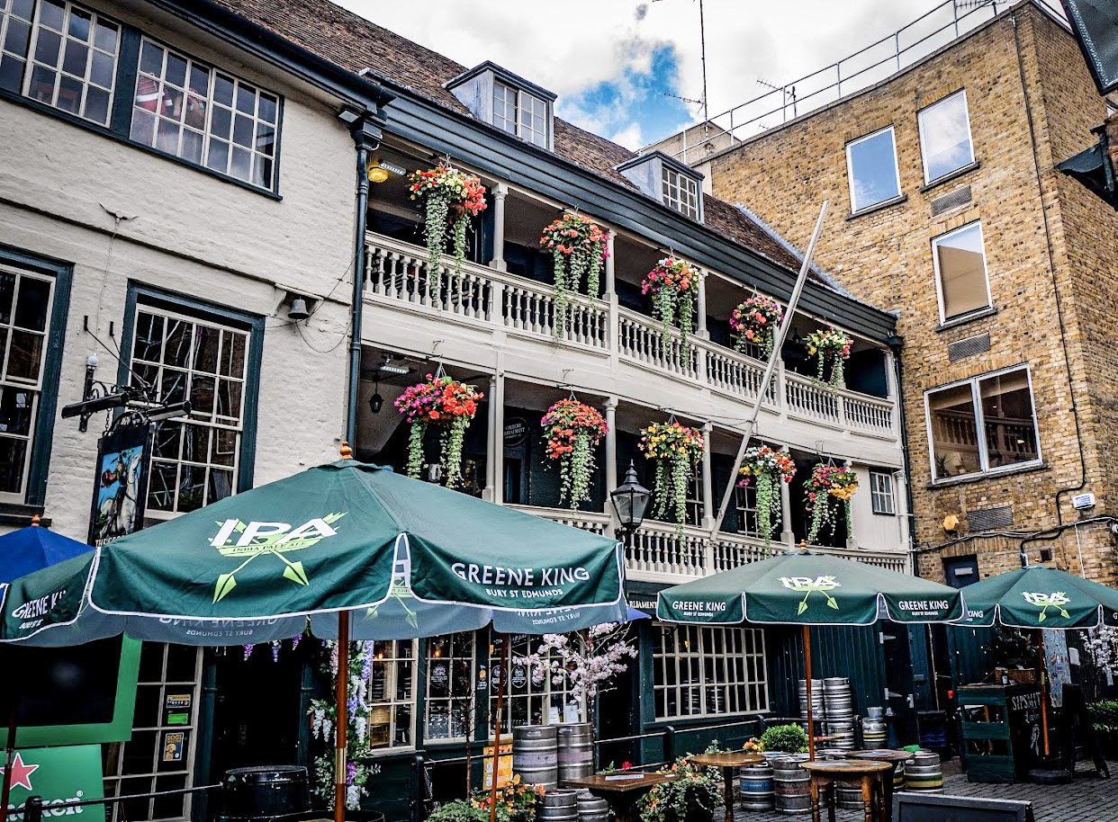 Oldest Pub in London - The Mayfair Foodie