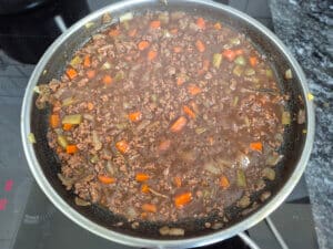 stock, mince and vegetables