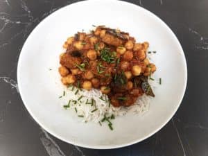 I served mine with basmati rice with chopped chives